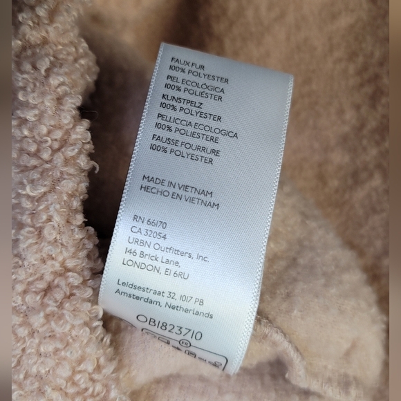Standard Cloth faux Sherpa hoodie - Picture 6 of 14